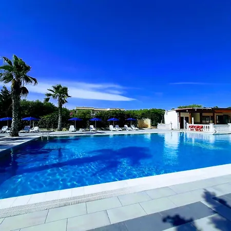 Appartamento Al Mare Con Piscina Rodi Garganico Exterior photo