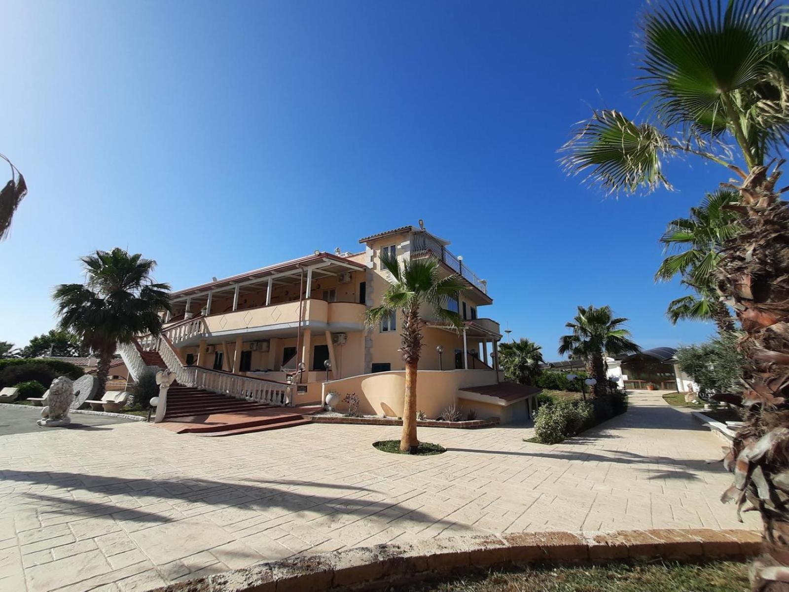 Al Mare Con Piscina Rodi Garganico